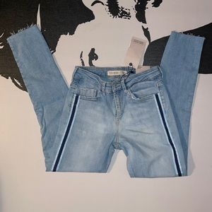 Zara | Midrise Skinny Light Wash Glitter Accent Jeans